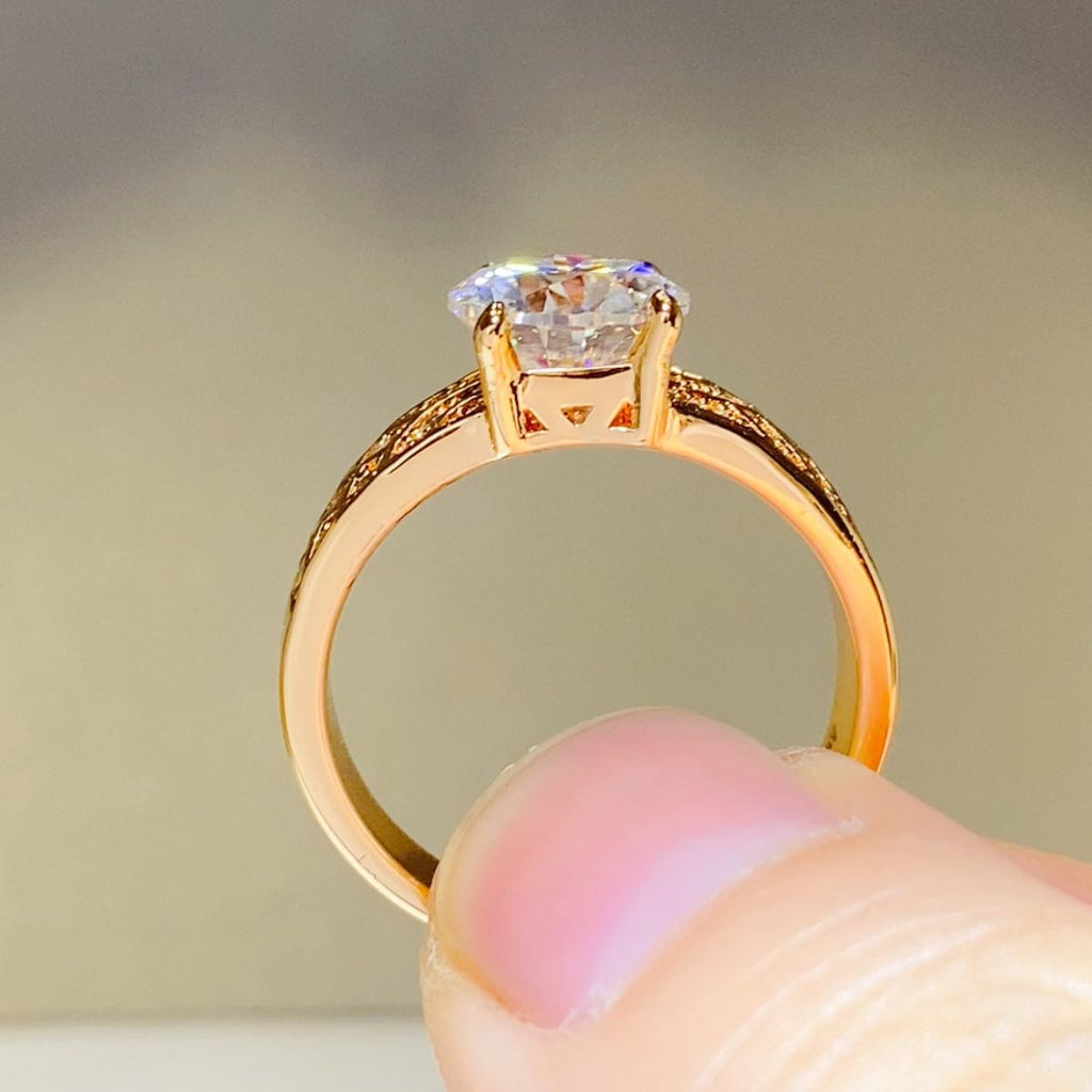 brilliant round cut 18k gold plated 1.5 carat moissonite diamond alternative women's fashion ring