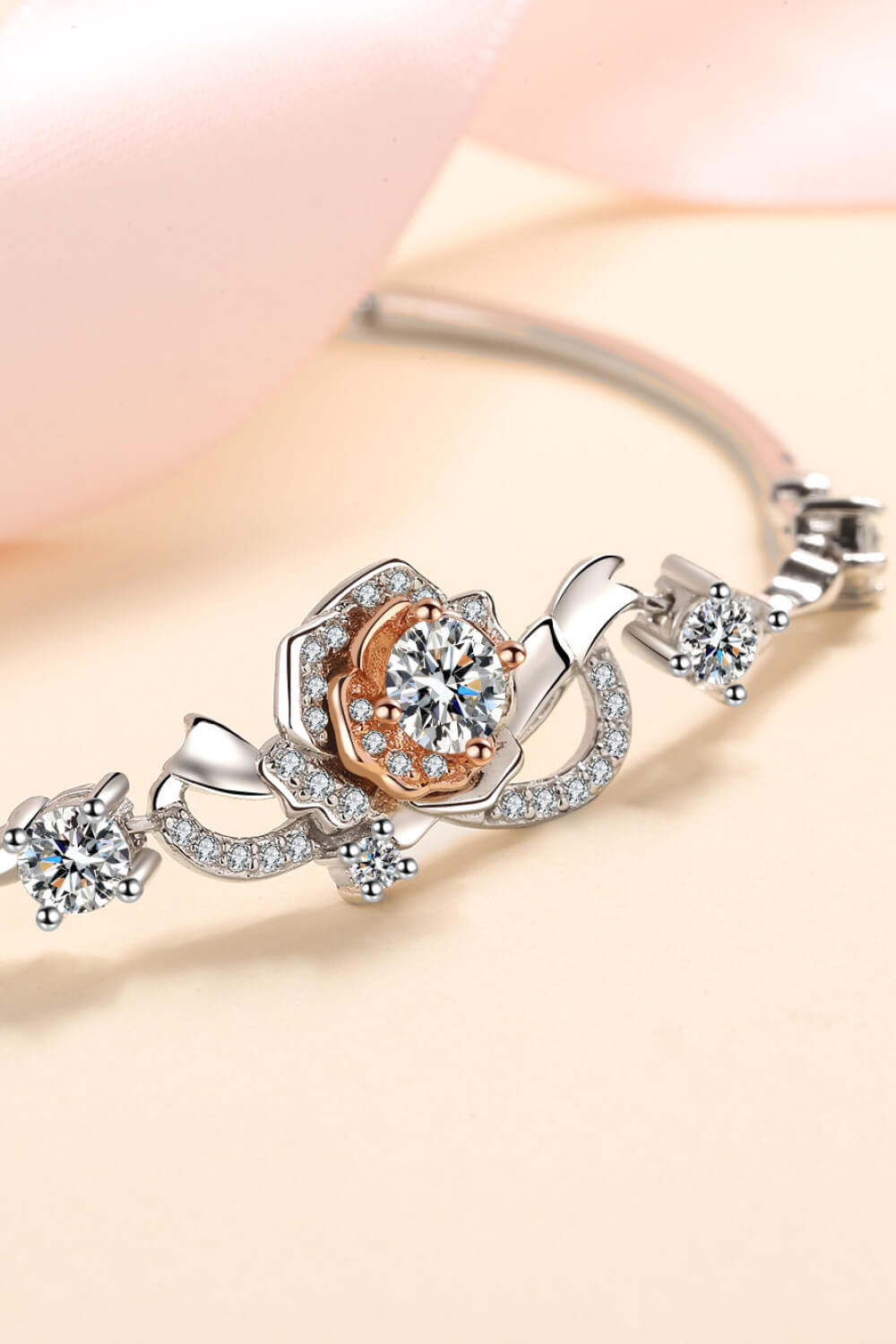 Silver Flowering 1.4 Carat Moissanite Bracelet