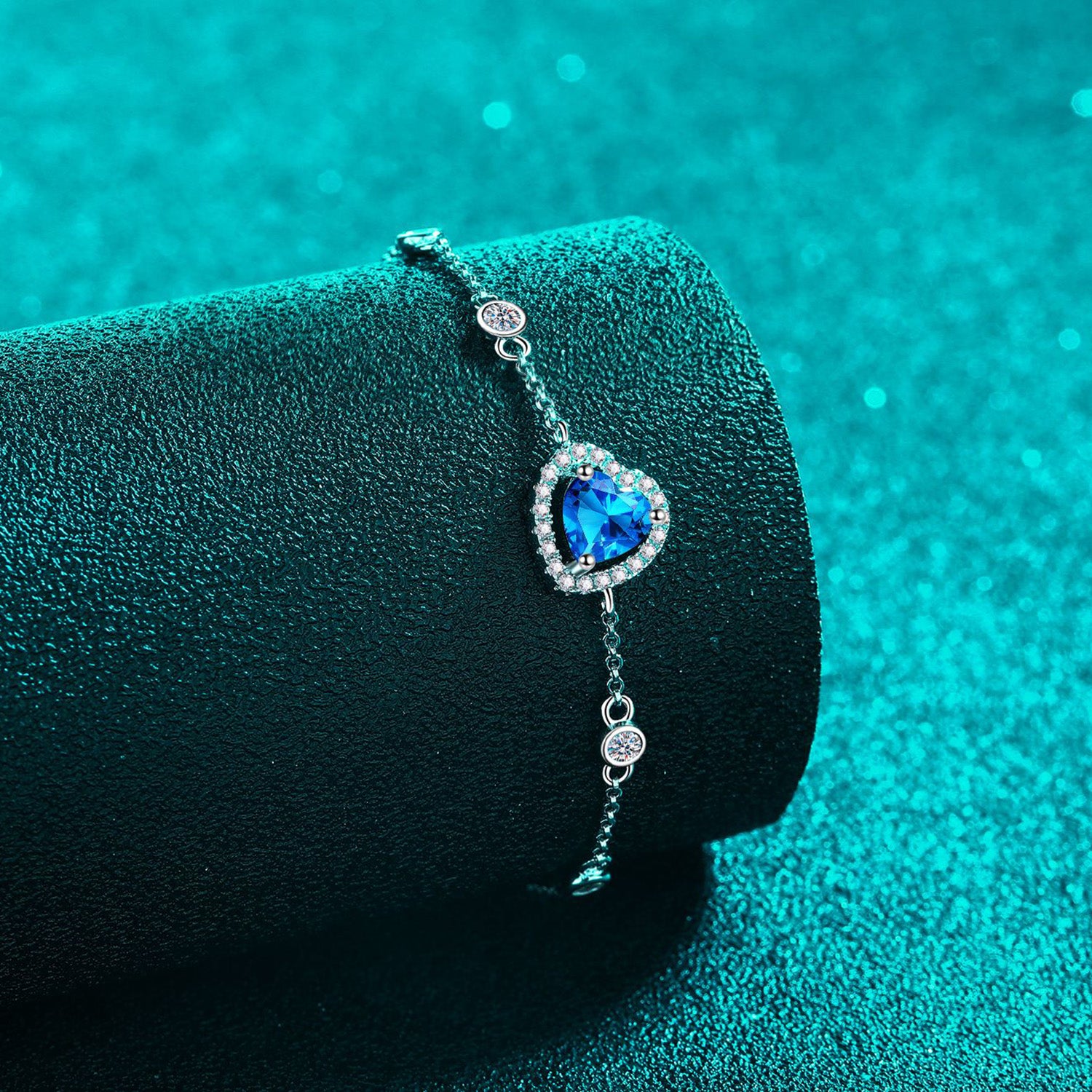 Harmony Heart-Shaped Sapphire Blue Moissanite Bracelet