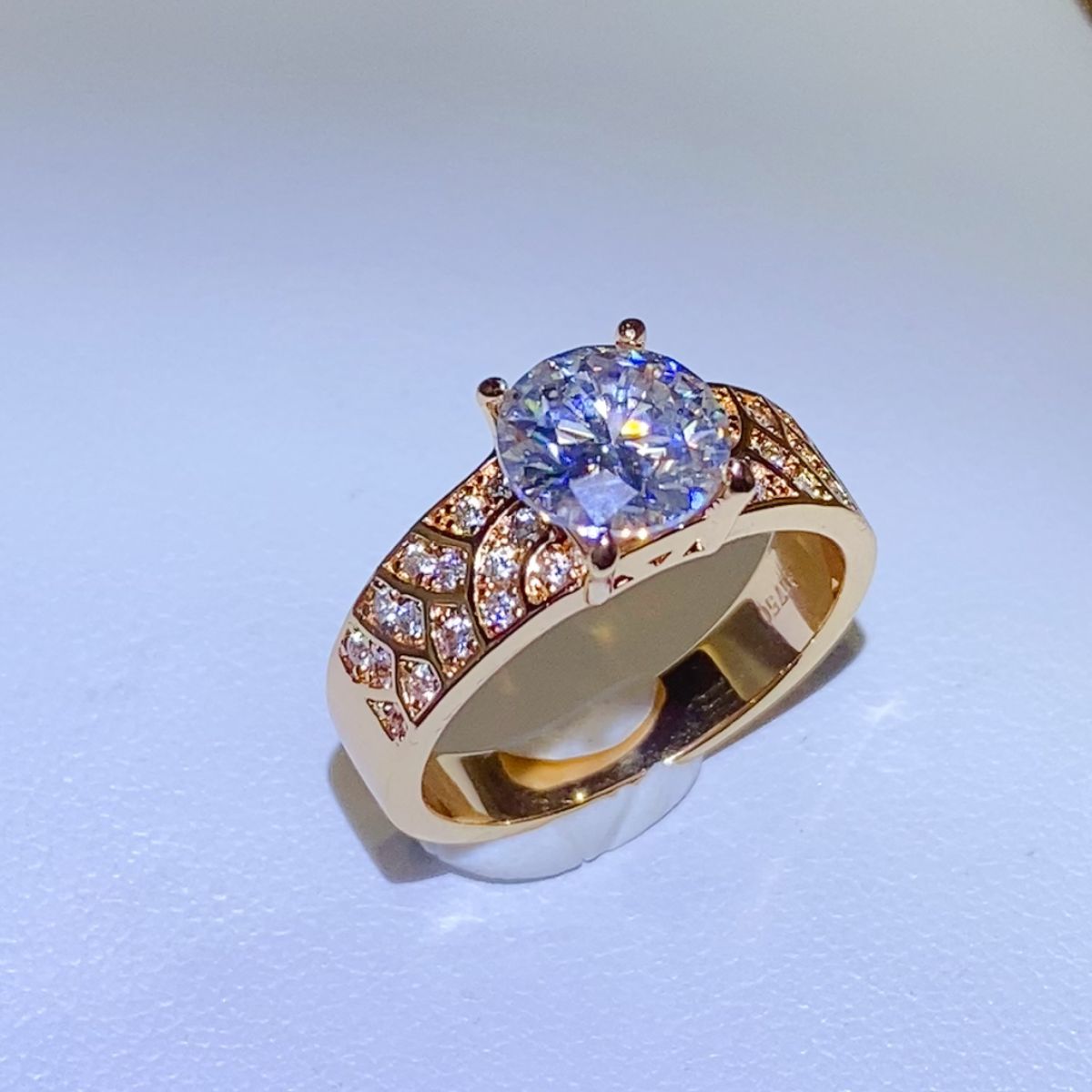 gold plated sterling silver 18k round brilliant cut diamond alternative moissonite gemstone women's ring